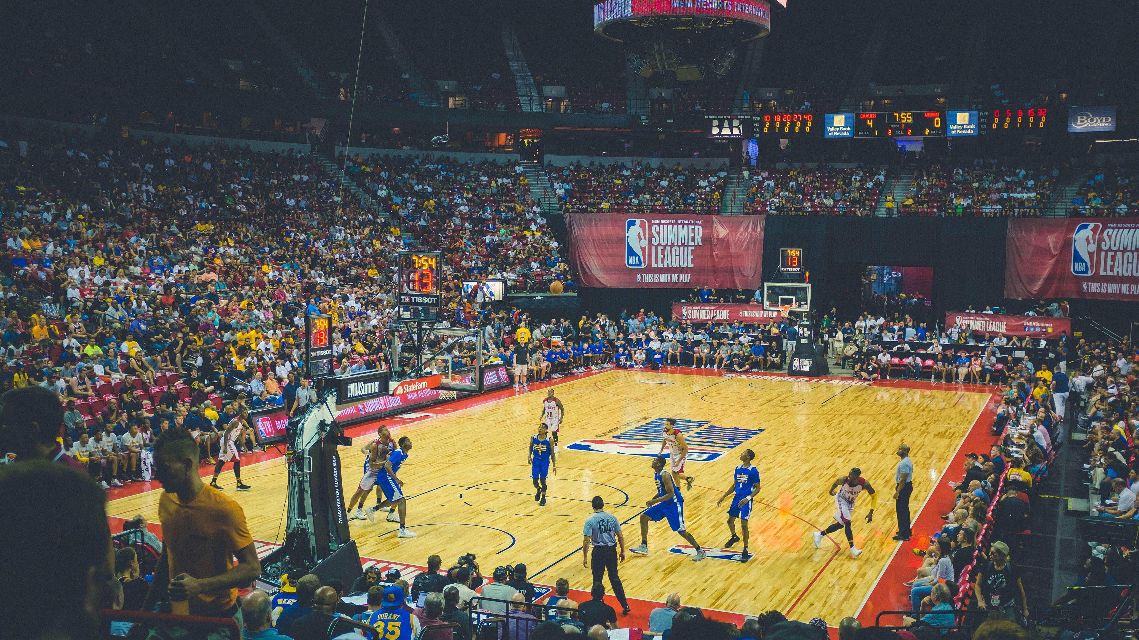 哈登重要时刻重返赛场，利物浦带队取胜！赢得满堂喝彩